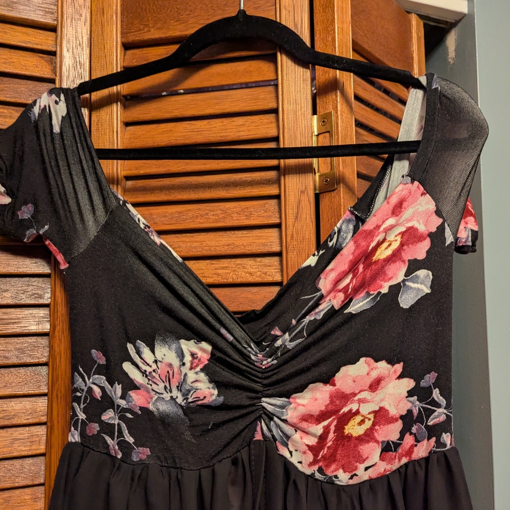 Floral Black Maternity Gown - Picture 3 of 7
